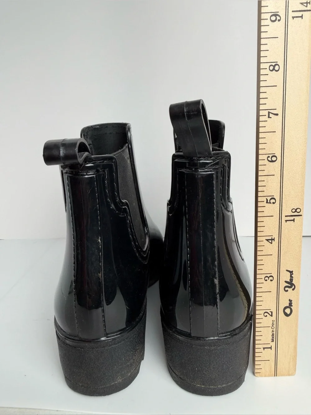 Black Glossy Chelsea Rain Boots Lug Sole Waterproof Ankle Boots EU 40 US 9